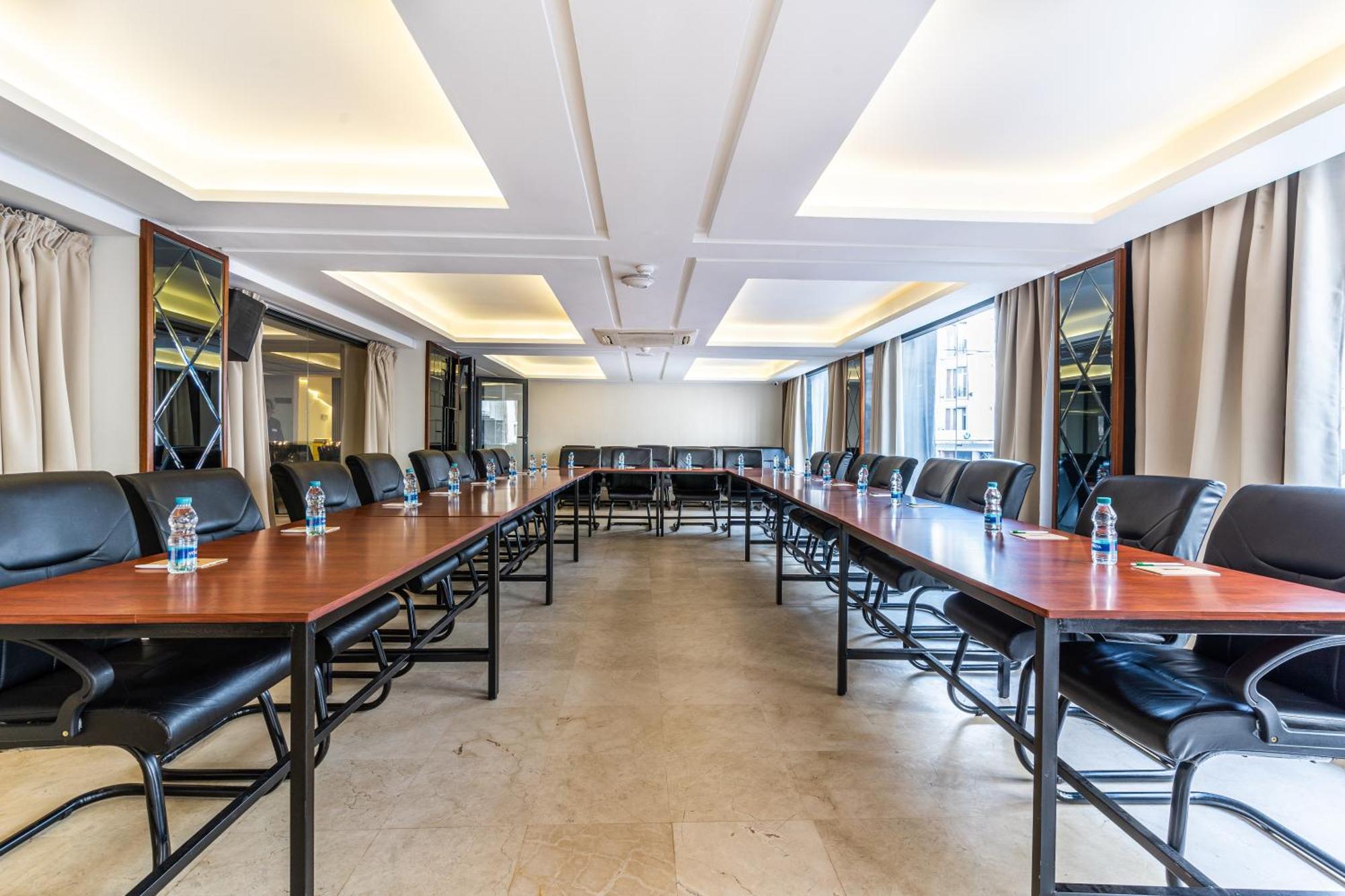 One Hotel カサブランカ エクステリア 写真 The meeting room of the African Union
