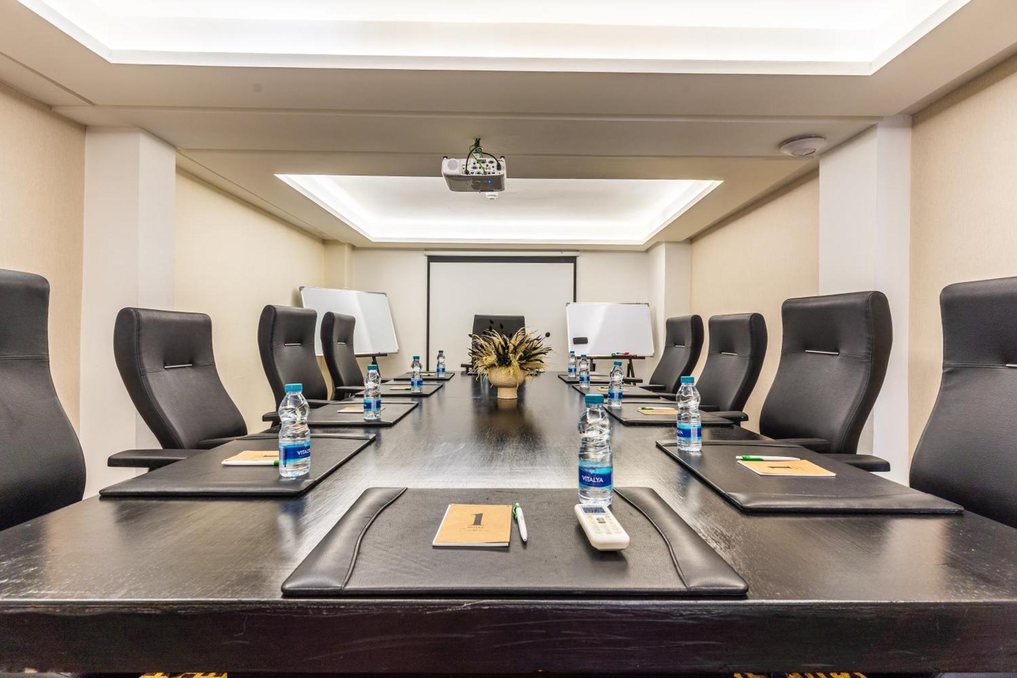 One Hotel カサブランカ エクステリア 写真 Meeting room at the hotel