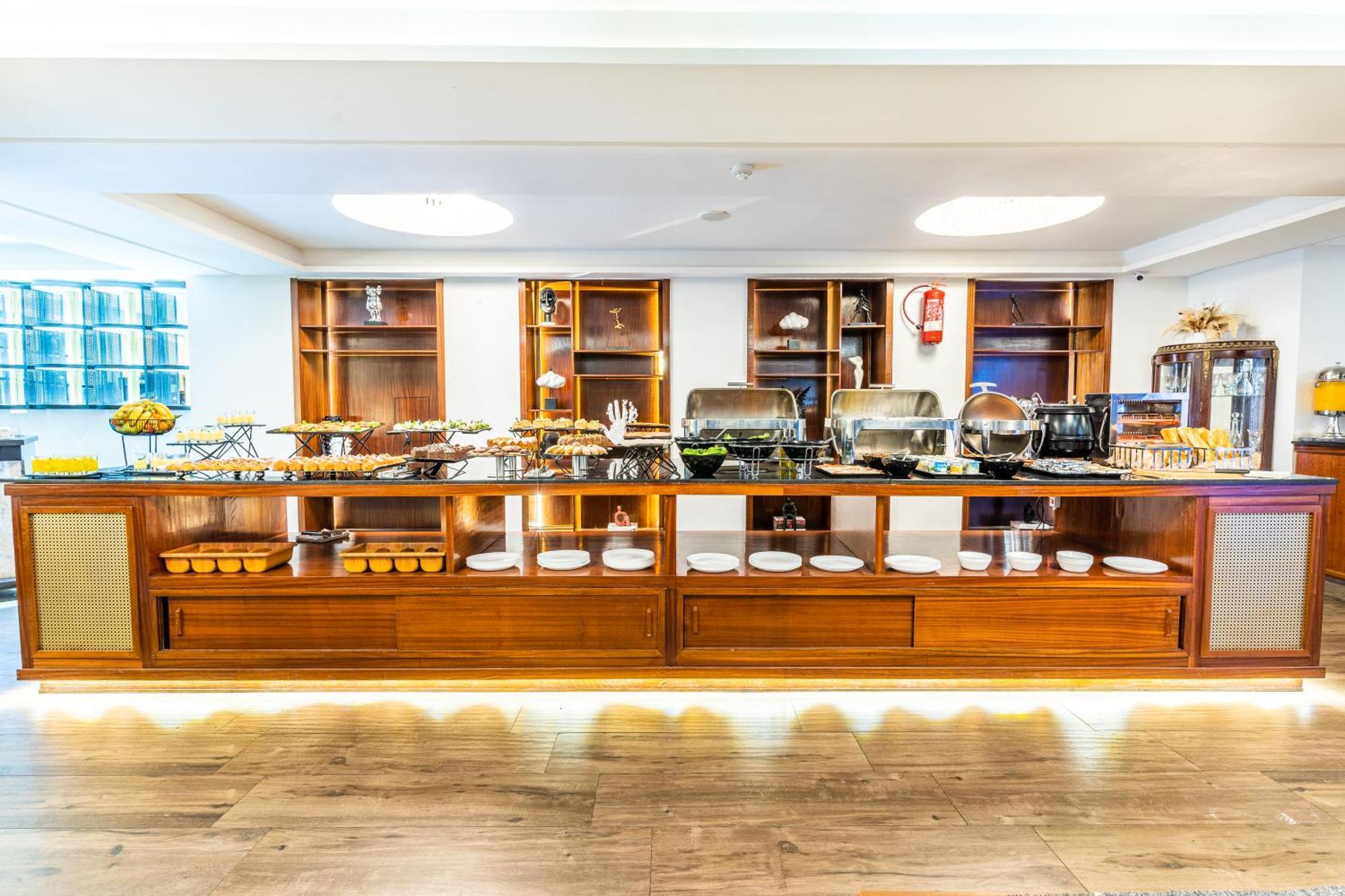 One Hotel カサブランカ エクステリア 写真 The buffet at the lounge